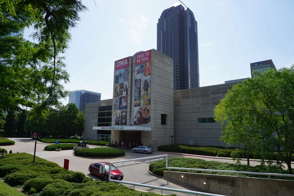 Exterior of the Dallas Museum of Art building.